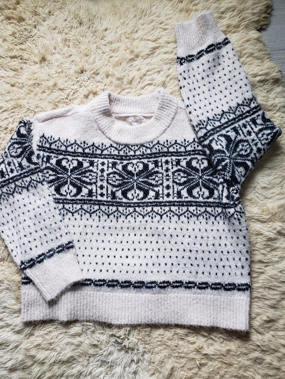 NWT Universal Thread Alpine Hotel Geometric Knit Sweater Large